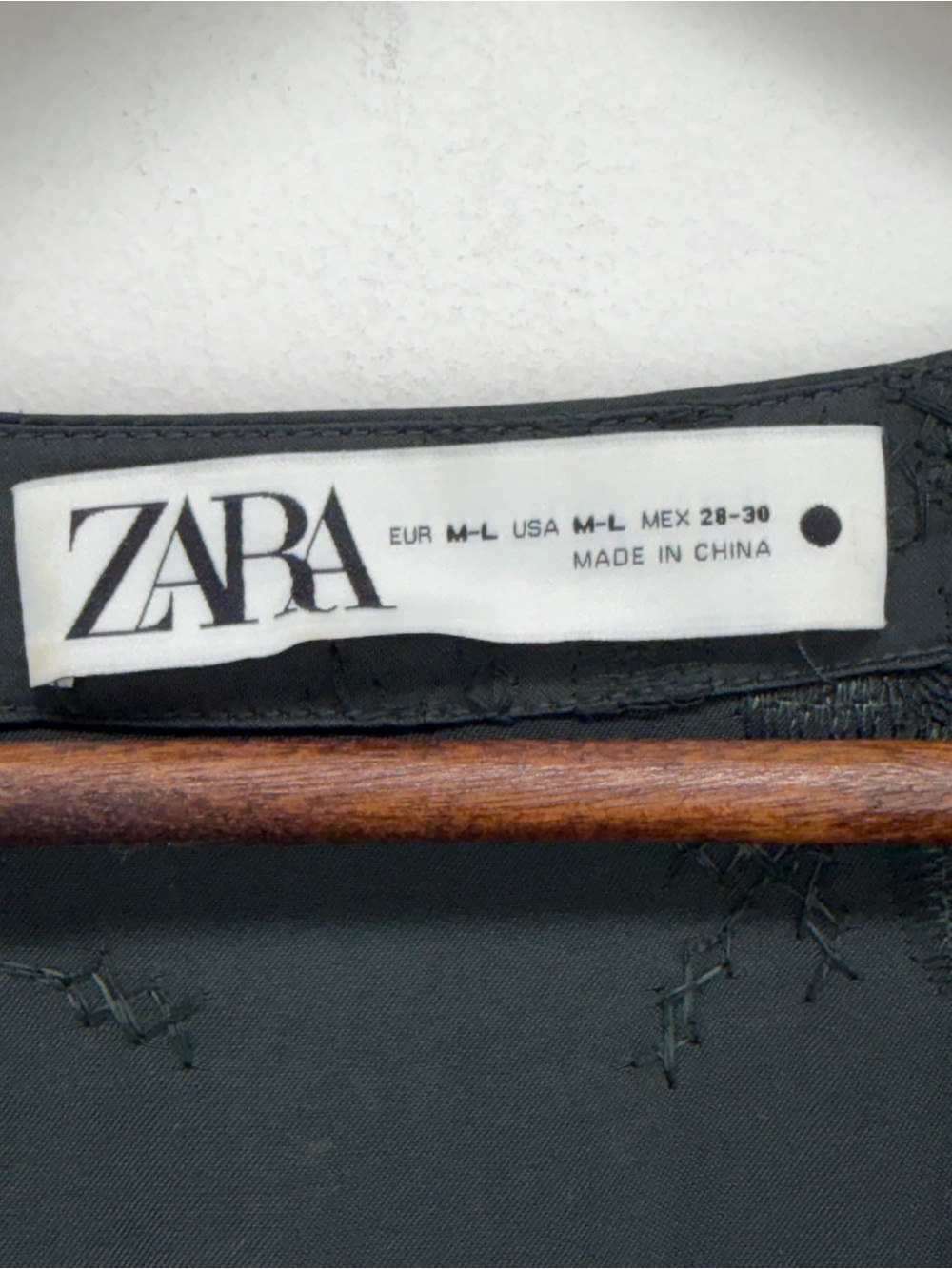 Zara size Medium-Large Women’s Dark Green Satin Floral Embroidered V-neck Dress - Picture 7 of 11
